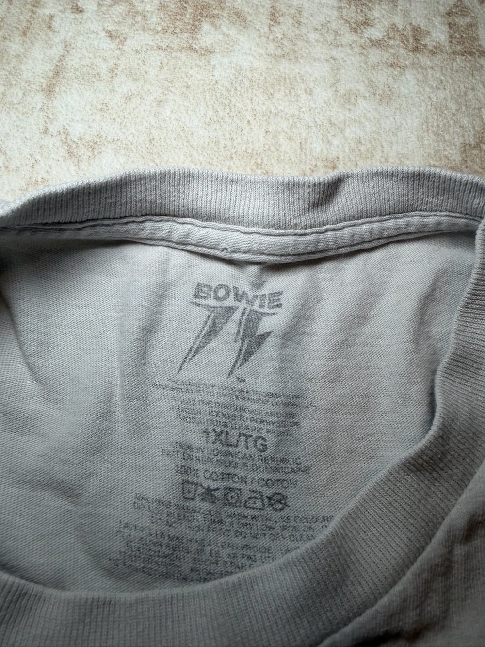 Urban Outfitters Bowie Space Oddity David Bowie T Shirt Women’s 1XL - Picture 6 of 6